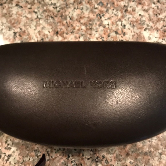 Micheal Kors Gold Aviator Sunglasses with case - Picture 6 of 7